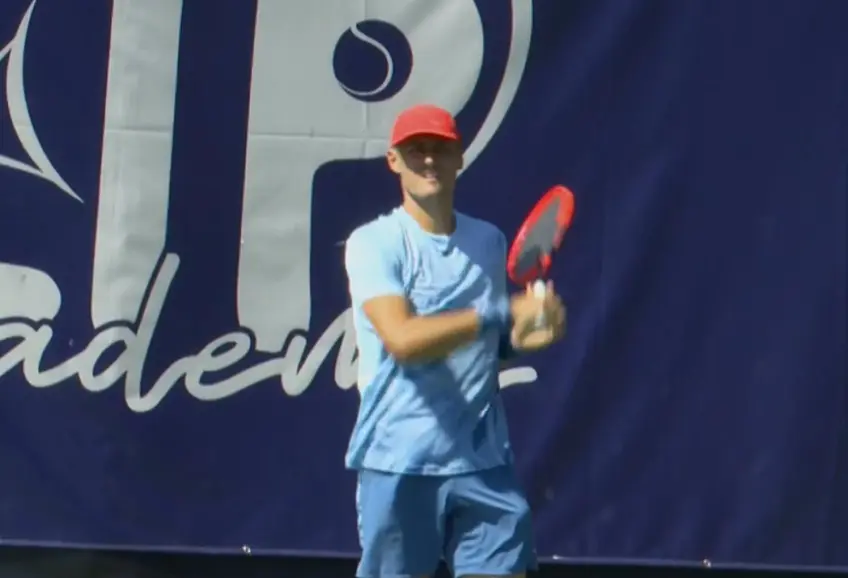 Bernard Tomic survives five MPs vs. Denis Kudla in Charleston