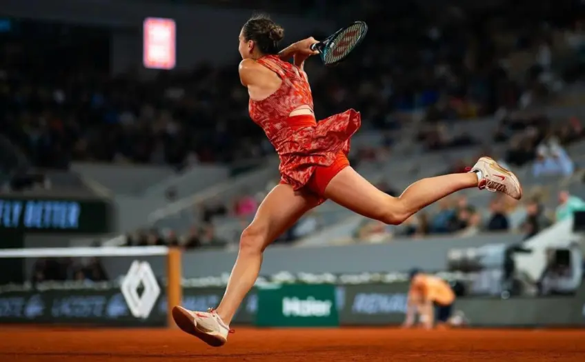 Coach answers if Aryna Sabalenka can relate to Maria Sharapova’s iconic clay quote