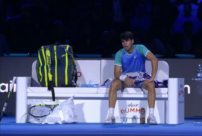 Watch: Carlos Alcaraz smashes racquet in anger