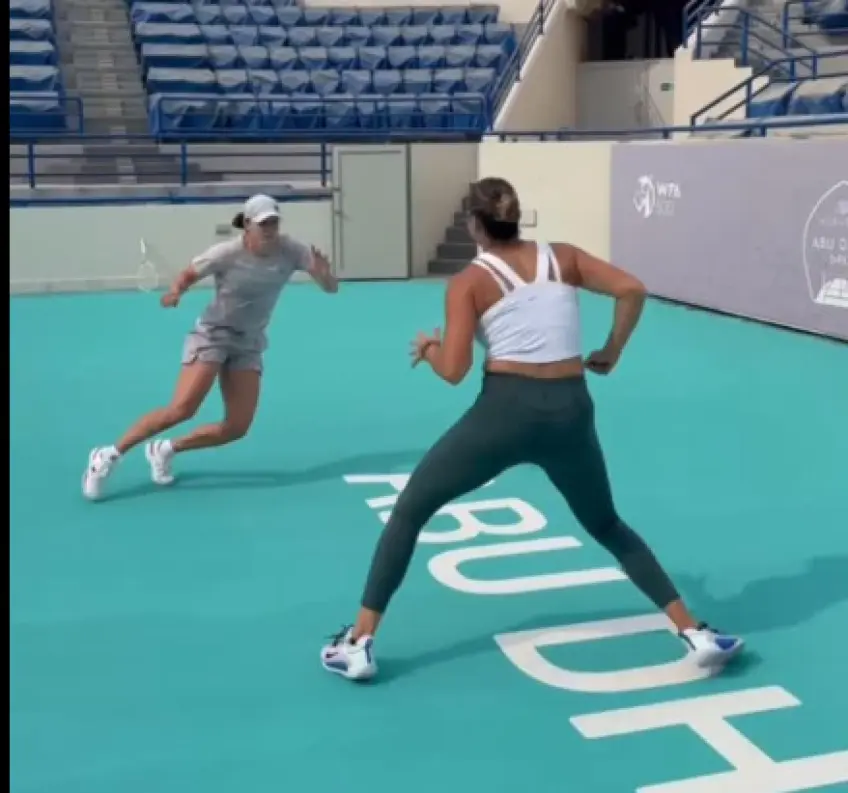 Aryna Sabalenka addresses viral video, ‘more chill’ relationship with Iga Swiatek