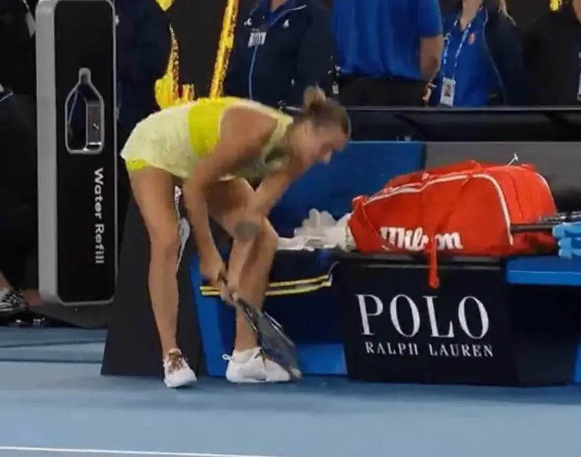 Watch: Aryna Sabalenka angrily smashes racket after tight Australian Open final loss