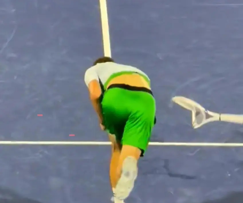 Watch: Daniil Medvedev furiously destroys racket after stunning Dubai loss