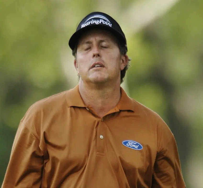 Phil Mickelson responds to Fred Couples: “Low class move”