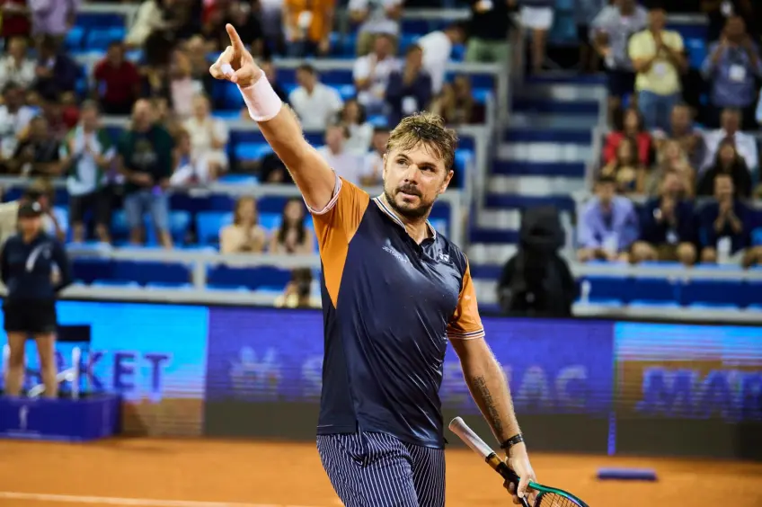 Stan Wawrinka ends Borna Coric’s 16-match winning streak in Naples