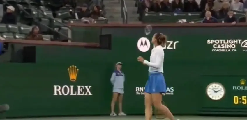 Watch: Zheng Qinwen gives icy-cold stare to Indian Wells disruptor