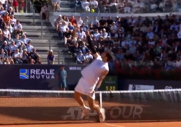 Watch: Musetti’s Magical Soaring Backhand Overhead